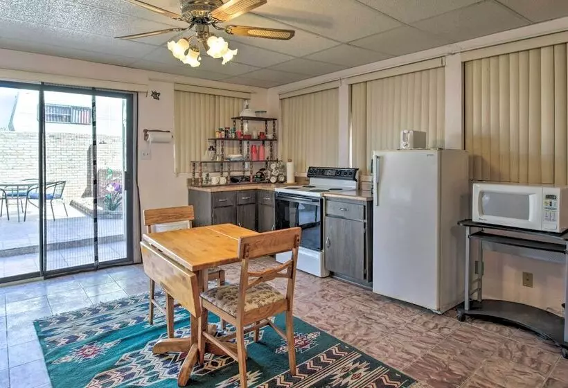 Cozy Yuma Retreat W/ Furnished Patio & Grill!