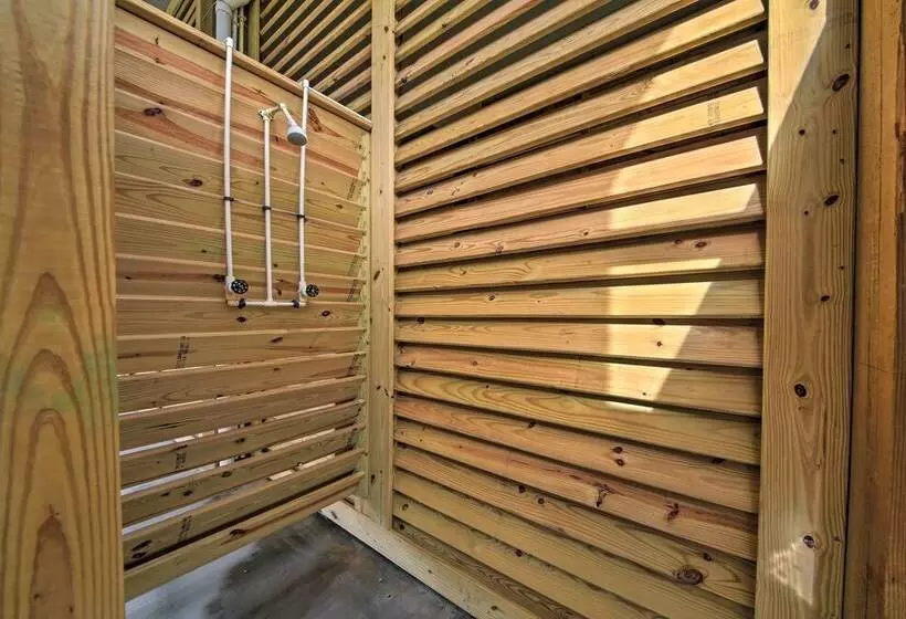 Deck & Ocean Views: Home In Crystal Beach!