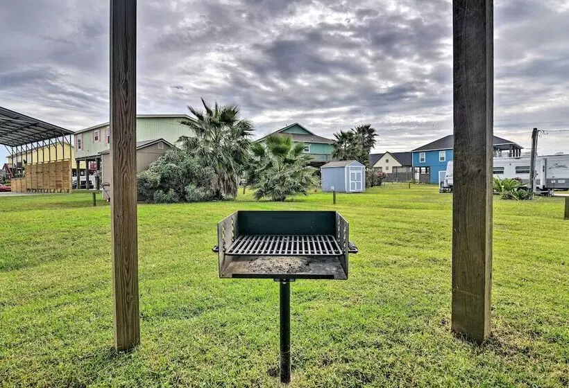 Deck & Ocean Views: Home In Crystal Beach!