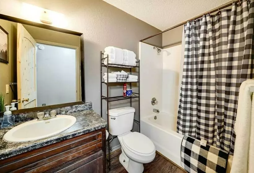 Deer Camp Run  Escape W/ Hot Tub & Game Room