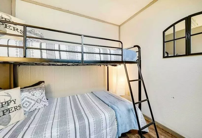 Deer Camp Run  Escape W/ Hot Tub & Game Room