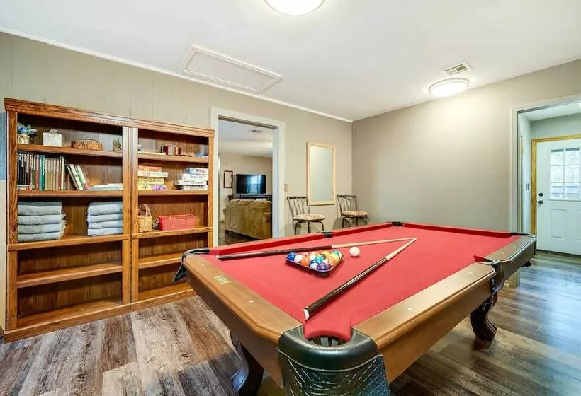 Deer Camp Run  Escape W/ Hot Tub & Game Room