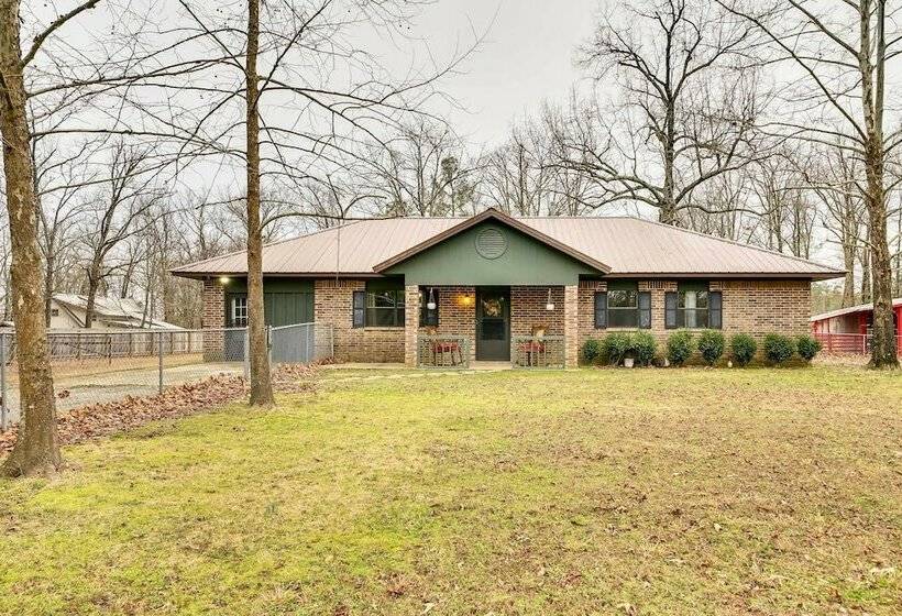 Deer Camp Run Escape W/ Hot Tub & Game Room