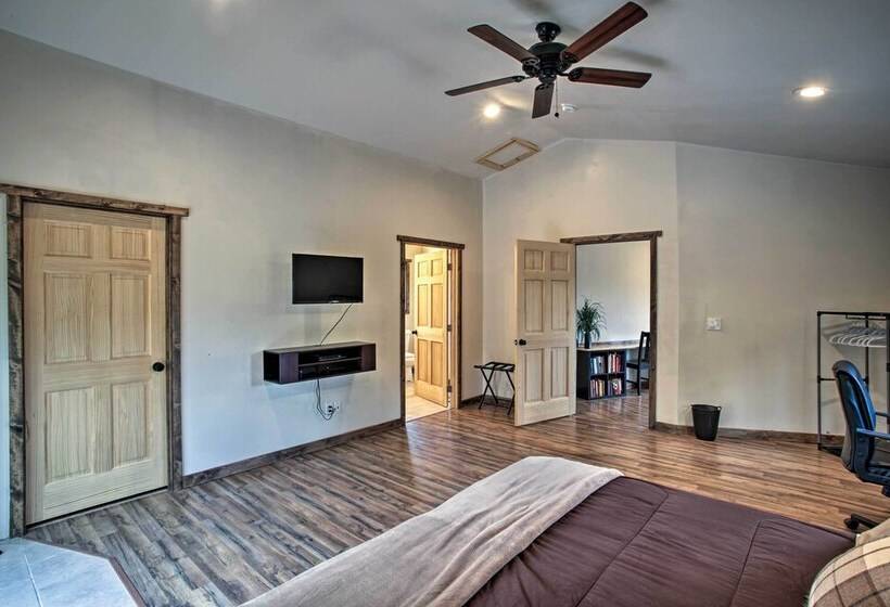 Coeur D Alene Nature Retreat W/ Stunning Views!