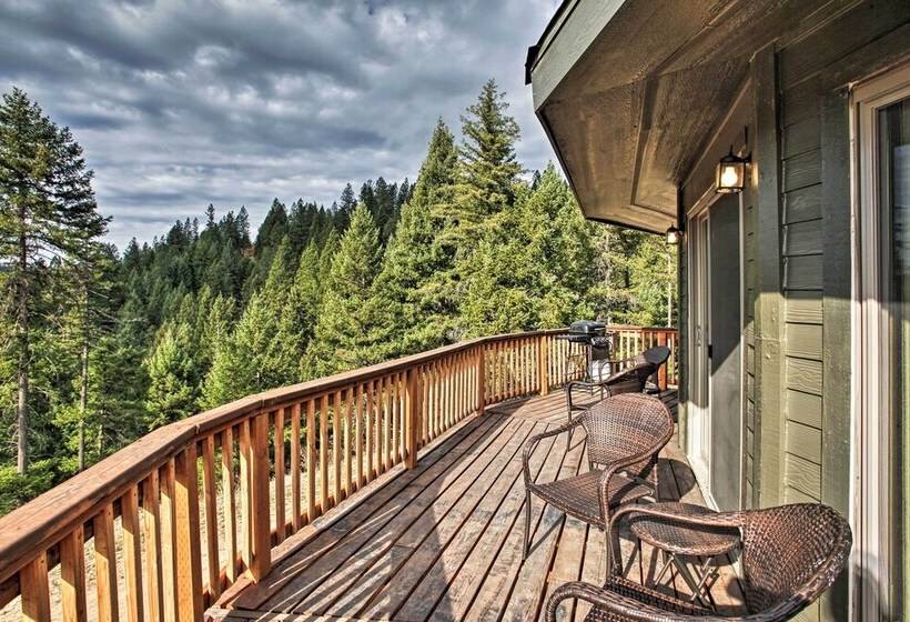 Coeur D Alene Nature Retreat W/ Stunning Views!