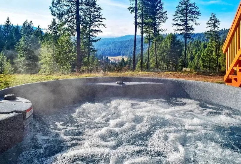 Coeur D Alene Nature Retreat W/ Stunning Views!