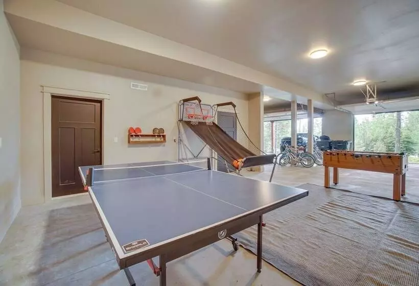 Family Friendly Cabin: Pool Access, Bikes & Games