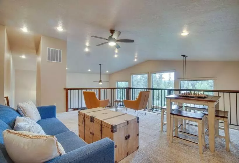 Family Friendly Cabin: Pool Access, Bikes & Games