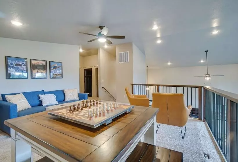 Family Friendly Cabin: Pool Access, Bikes & Games