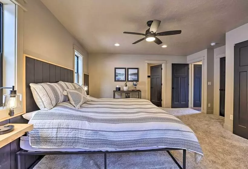 Family Friendly Cabin: Pool Access, Bikes & Games