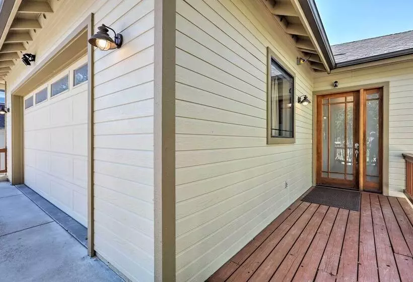 Spacious Flagstaff Home With Fire Pit & Game Room!