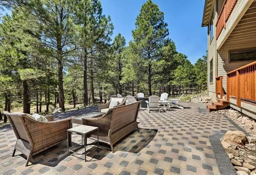 Spacious Flagstaff Home With Fire Pit & Game Room!