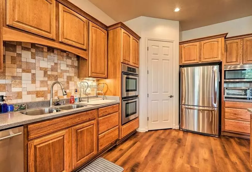 Spacious Flagstaff Home With Fire Pit & Game Room!