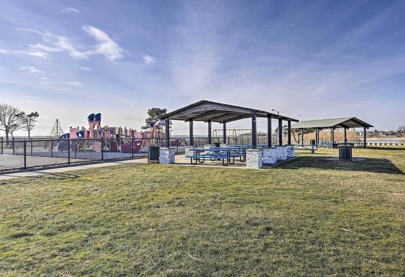 Freeport Guesthouse   Walk To Nautical Mile!