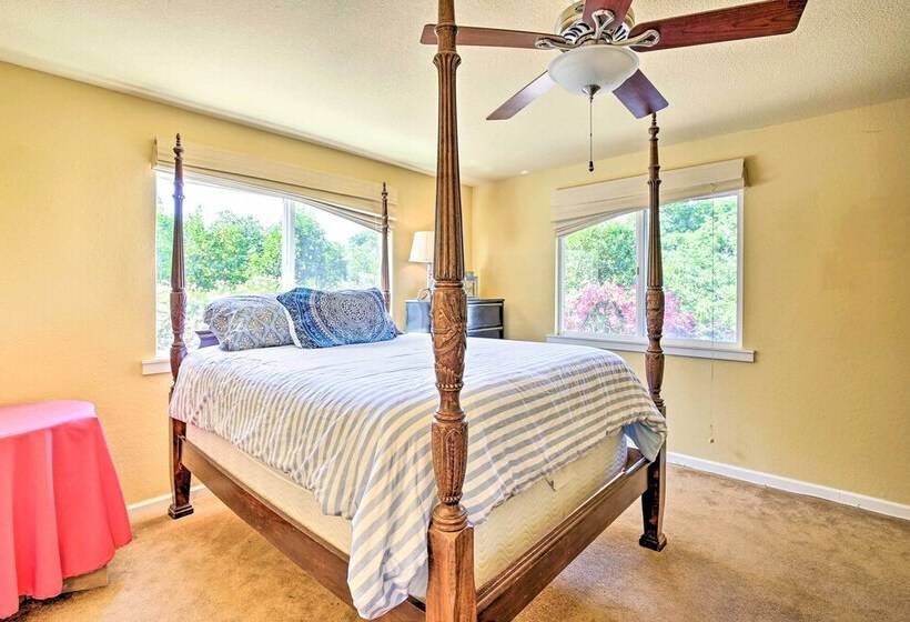 Hilltop Home In Wine Country W/ Hot Tub & Views!