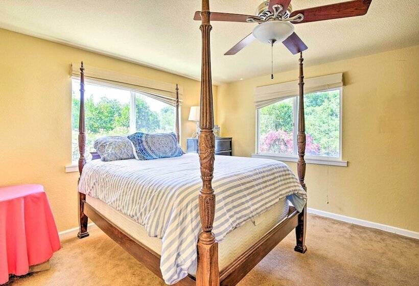 Hilltop Home In Wine Country W/ Hot Tub & Views!