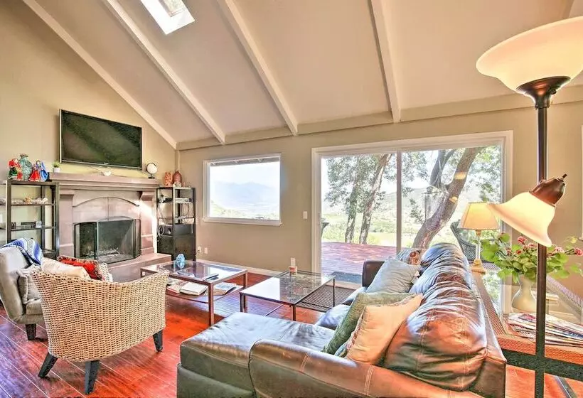 Hilltop Home In Wine Country W/ Hot Tub & Views!