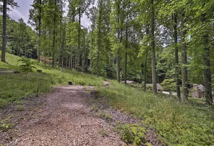 Historic Cabin: Grill & Hiking Trail Access!
