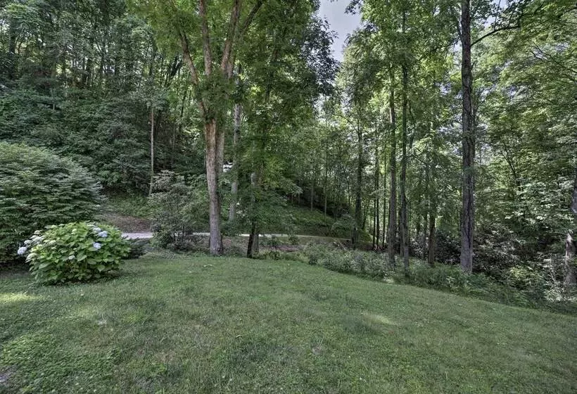 Historic Cabin: Grill & Hiking Trail Access!