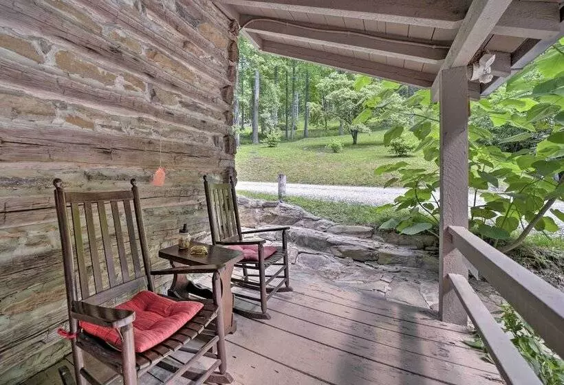 Historic Cabin: Grill & Hiking Trail Access!