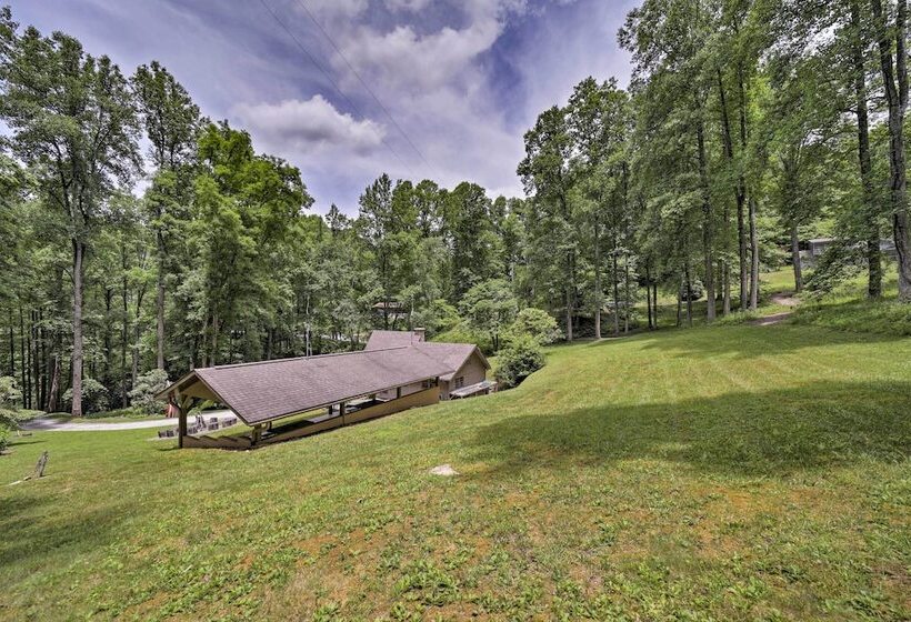 Historic Cabin: Grill & Hiking Trail Access!