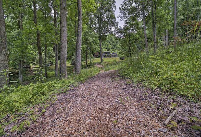 Historic Cabin: Grill & Hiking Trail Access!