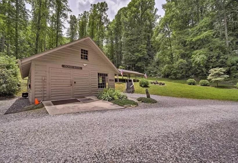 Historic Cabin: Grill & Hiking Trail Access!