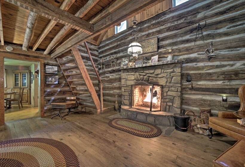 Historic Cabin: Grill & Hiking Trail Access!