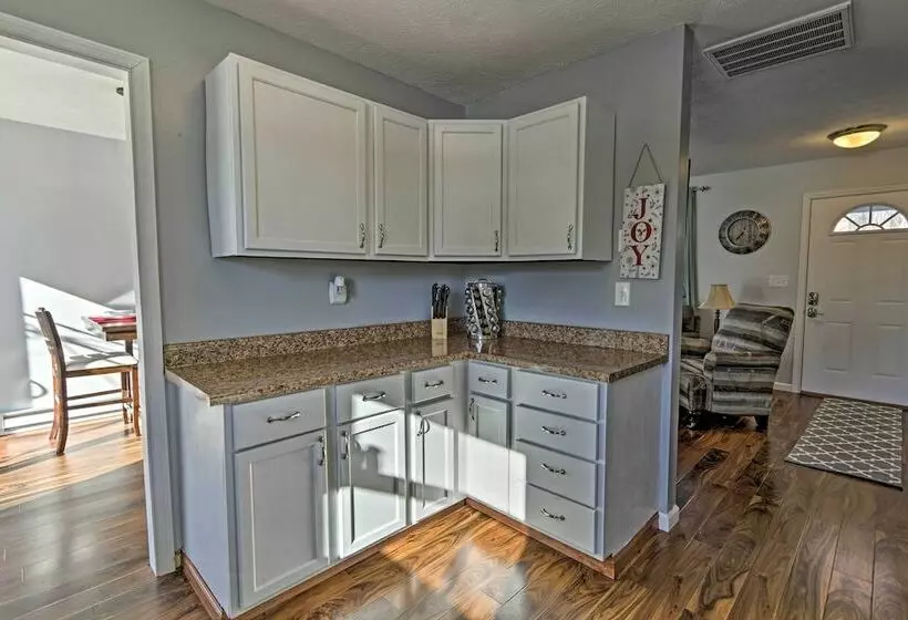 Huntsville Home: Walk To Indian Lake & Pew Island!