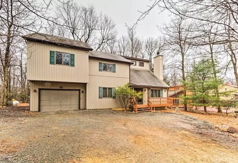 Lake Harmony Home W/ Deck   3 Mi To Ski Slopes!