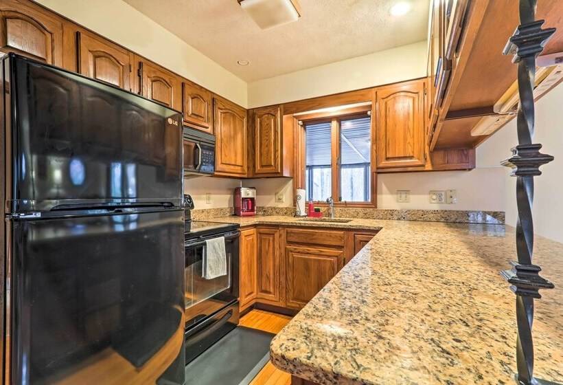 Lake Harmony Home W/ Deck 3 Mi To Ski Slopes!