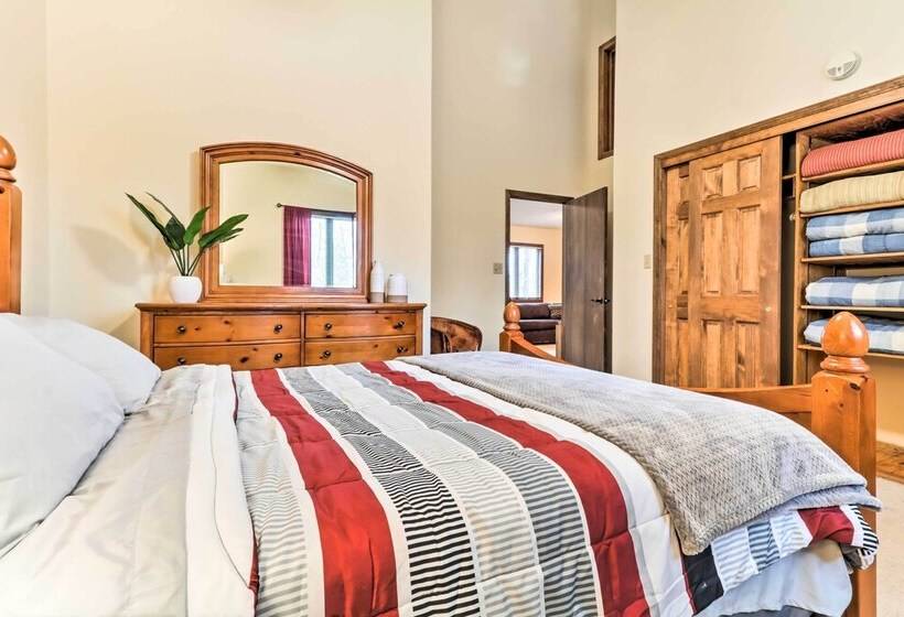 Lake Harmony Home W/ Deck 3 Mi To Ski Slopes!
