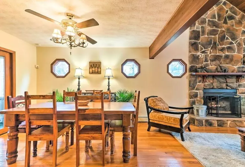 Lake Harmony Home W/ Deck   3 Mi To Ski Slopes!