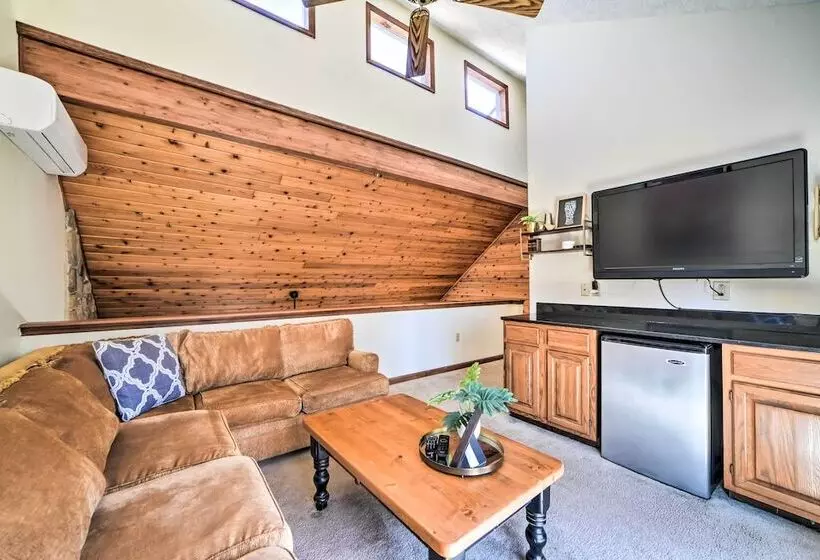 Lake Harmony Home W/ Deck   3 Mi To Ski Slopes!