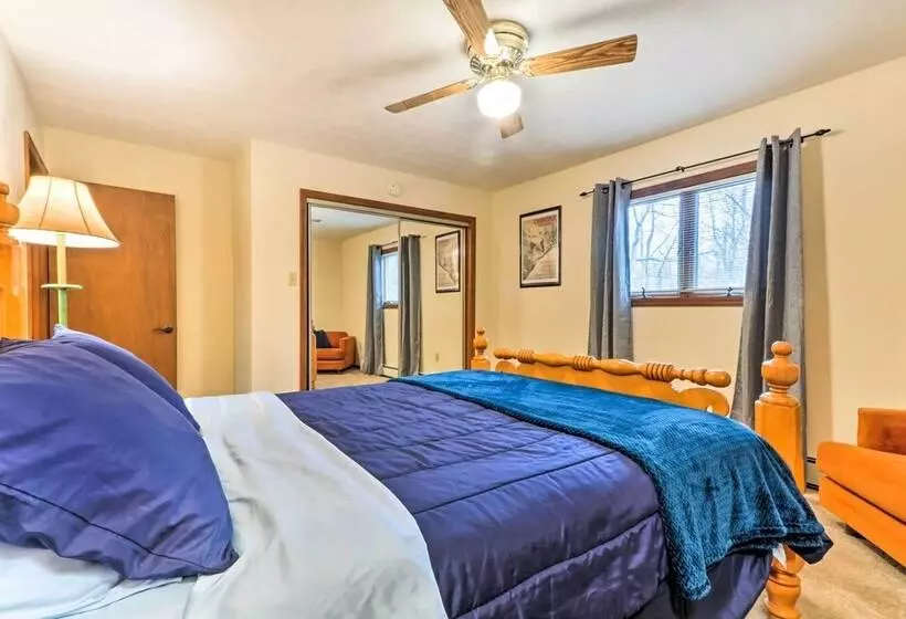 Lake Harmony Home W/ Deck   3 Mi To Ski Slopes!