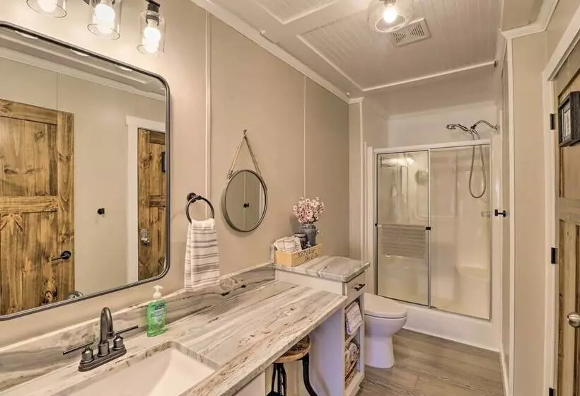 Lakefront Greers Ferry Cabin W/ Covered Boat Slip!