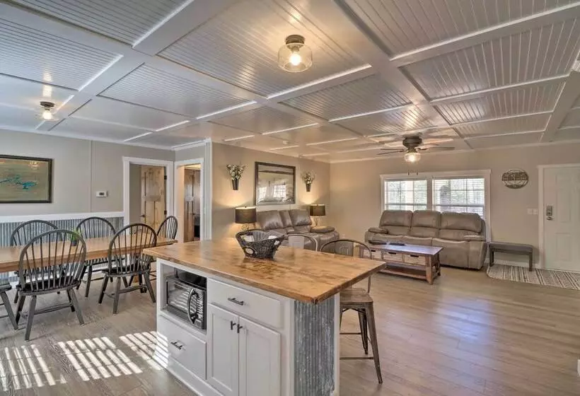 Lakefront Greers Ferry Cabin W/ Covered Boat Slip!