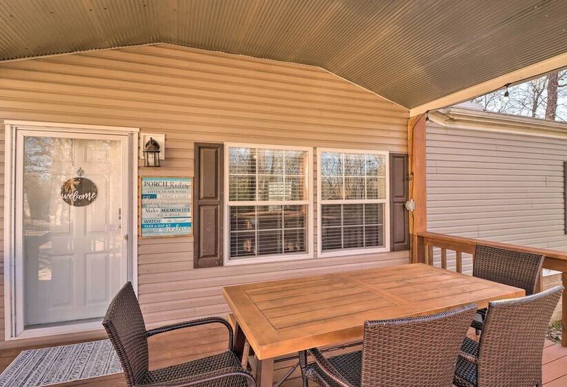 Lakefront Greers Ferry Cabin W/ Covered Boat Slip!