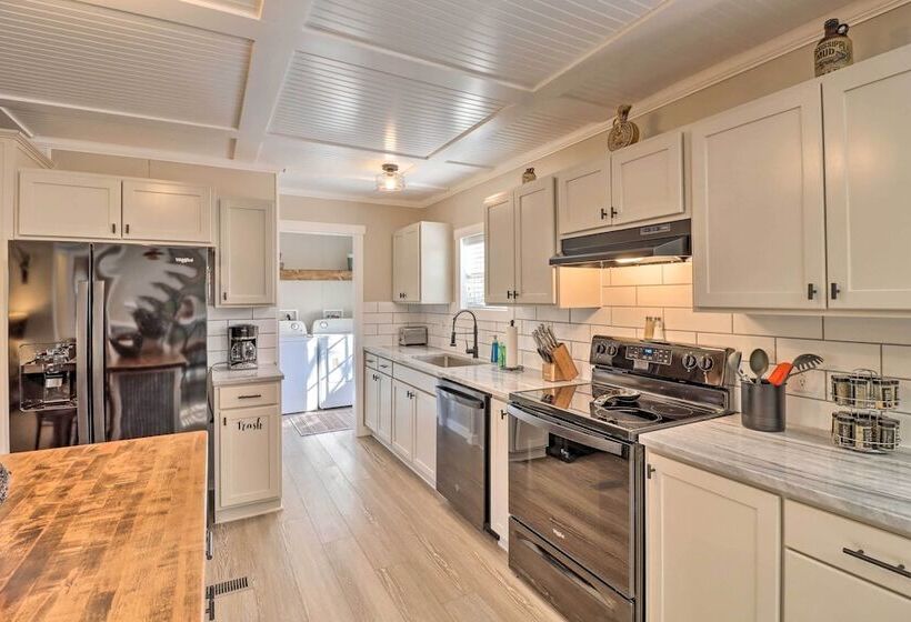 Lakefront Greers Ferry Cabin W/ Covered Boat Slip!