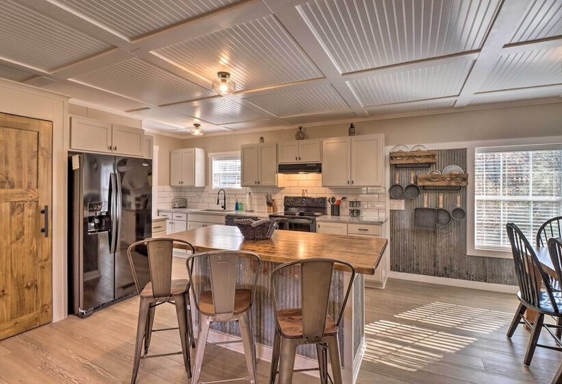 Lakefront Greers Ferry Cabin W/ Covered Boat Slip!