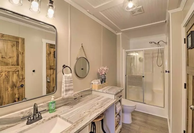 Lakefront Greers Ferry Cabin W/ Covered Boat Slip!