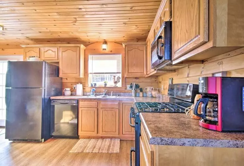 Large Cabin W/ Deck Overlooking Norfork Lake!