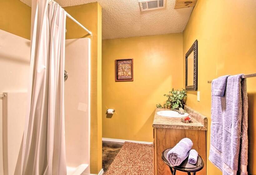 Large Cabin W/ Deck Overlooking Norfork Lake!