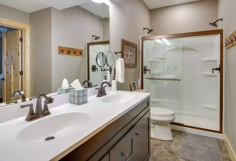 Pequot Lakes Retreat W/ Beach + Fire Pit!