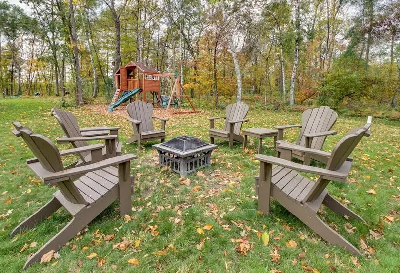 Pequot Lakes Retreat W/ Beach + Fire Pit!