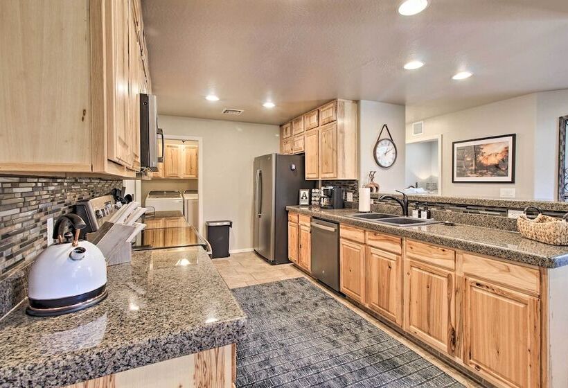 Home W/ Patio In Pinetop Crossing: Walk To Golf!