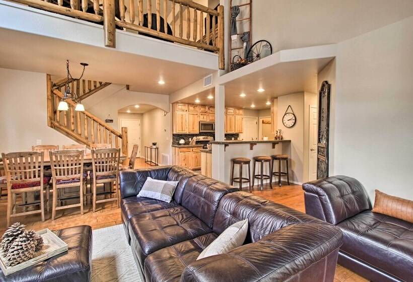 Home W/ Patio In Pinetop Crossing: Walk To Golf!