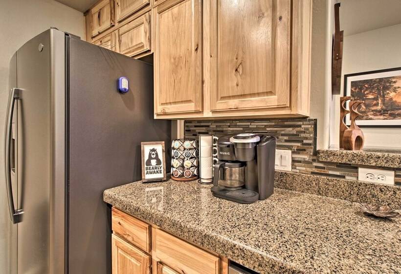 Home W/ Patio In Pinetop Crossing: Walk To Golf!