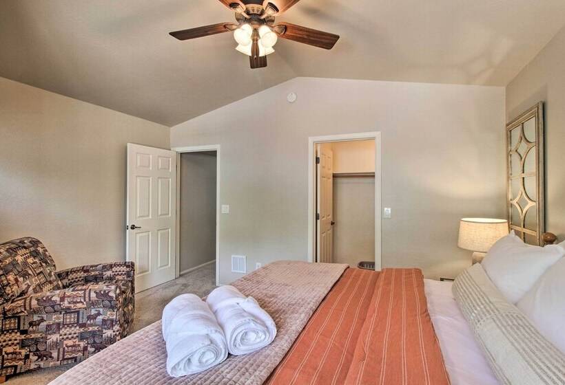 Home W/ Patio In Pinetop Crossing: Walk To Golf!