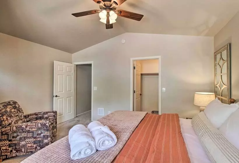 Home W/ Patio In Pinetop Crossing: Walk To Golf!